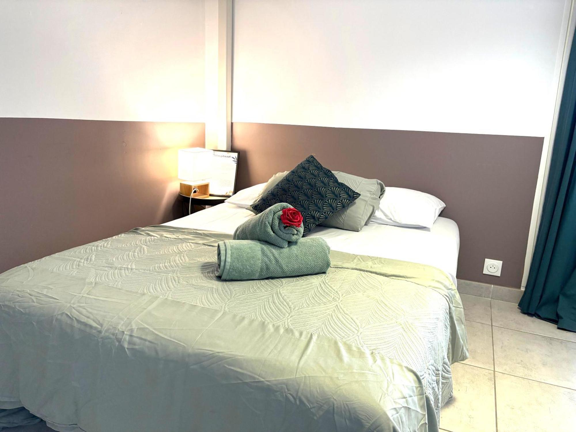 L'Amazone Studio Plein Centre Plages A 2Min Clim Wifi Sur Le Port - Top Prosconciergerie- لا غراند موت المظهر الخارجي الصورة